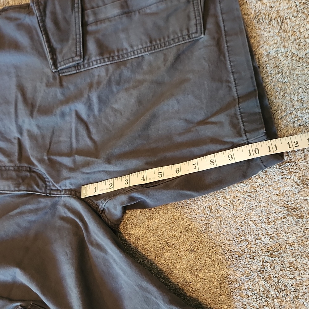 Carhart Cargo Shorts - Picture 4 of 10
